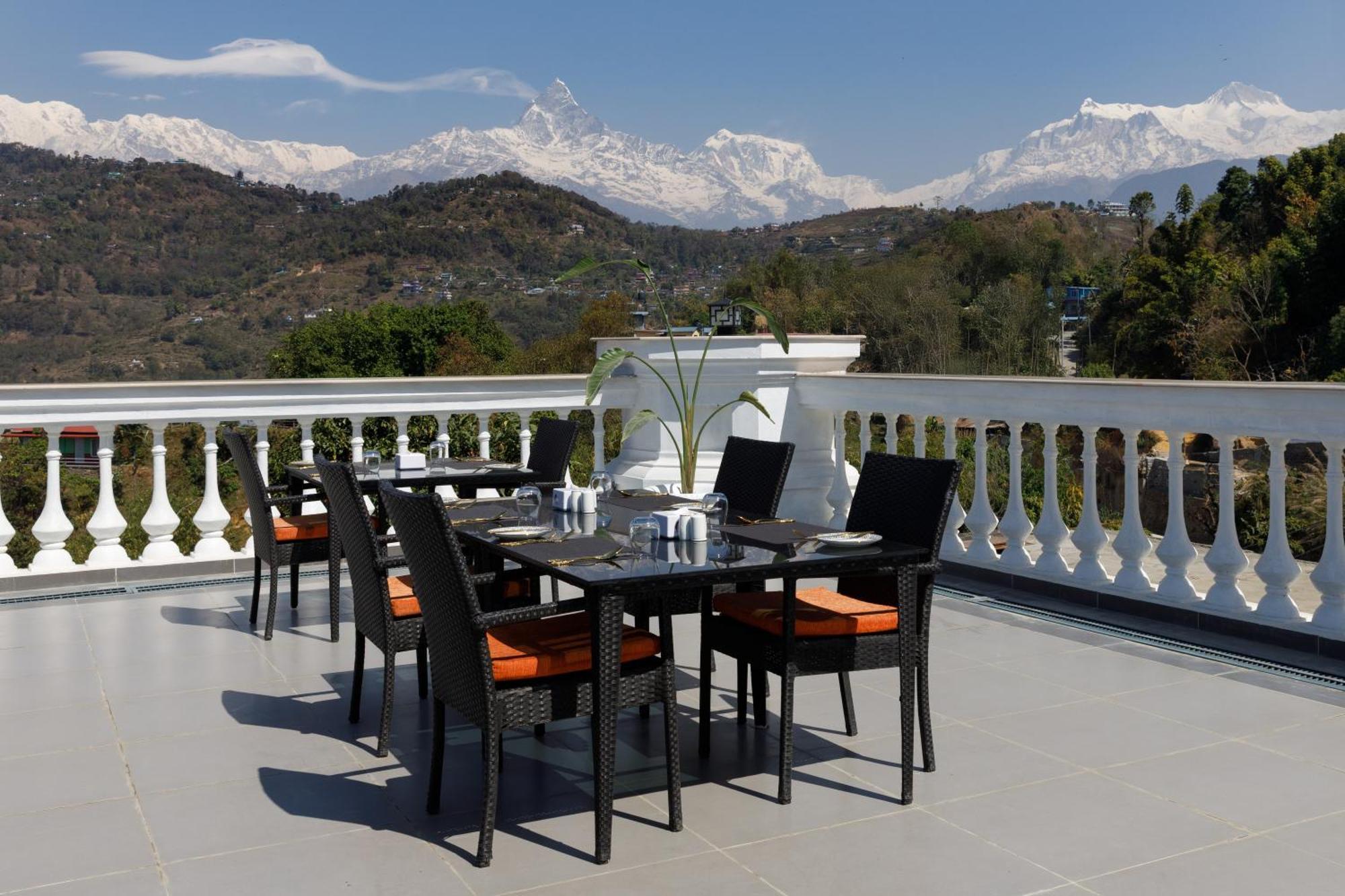 Le Glamour Luxury Resort&Wellness Spa Pvt Ltd Pokhara Extérieur photo